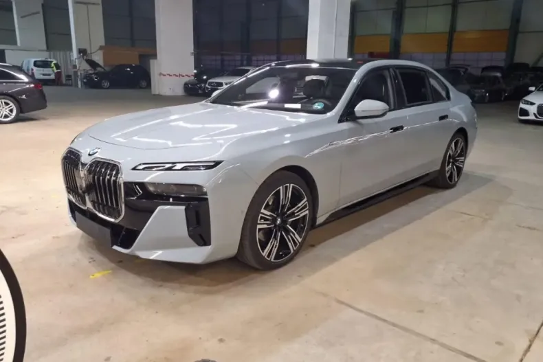 BMW 740 (Seria 7) din 2025 cu 14.526 km - oferta BMW197357 - foto 1