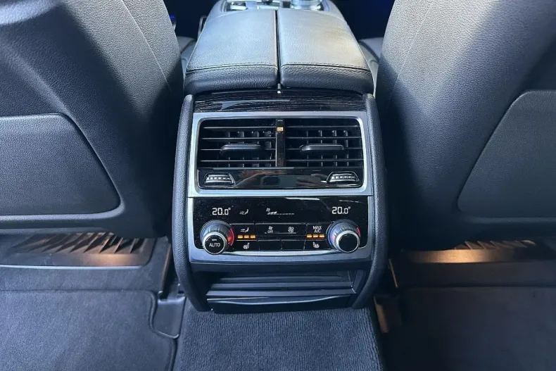 BMW 740 (Seria 7) din 2022 cu 38.594 km - oferta BMW197358 - foto 13