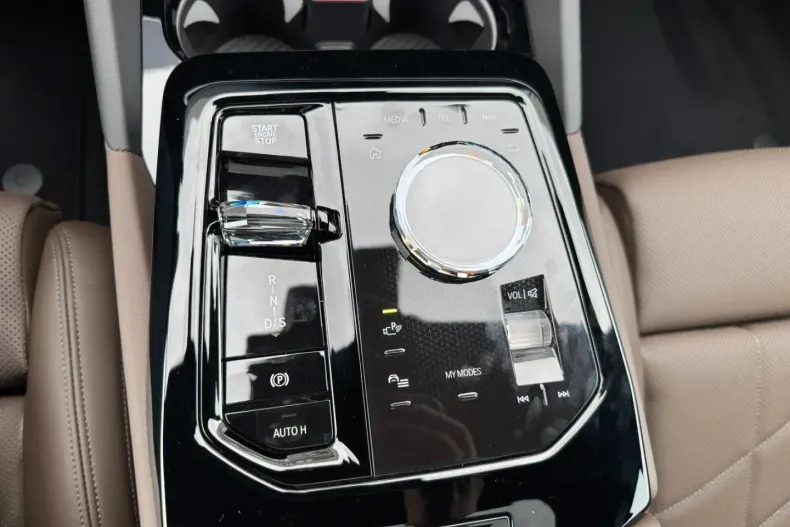 BMW 530 (Seria 5) din 2025 cu 4.103 km - oferta BMW197360 - foto 19