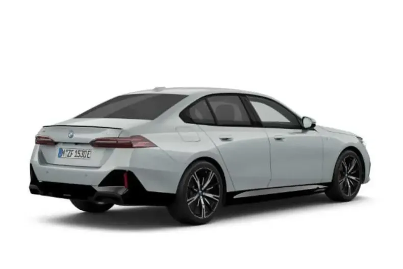 BMW 530 (Seria 5) din 2025 cu 6.613 km - oferta BMW197362 - foto 2