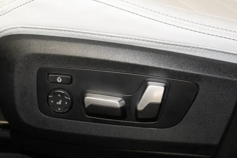 BMW X5 M60 (Seria X) din 2024 cu 27.230 km - oferta BMW197372 - foto 11