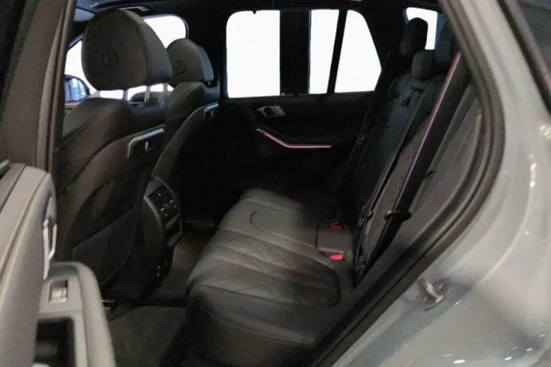 BMW X5 M60 (Seria X) din 2024 cu 26.201 km - oferta BMW197375 - foto 8