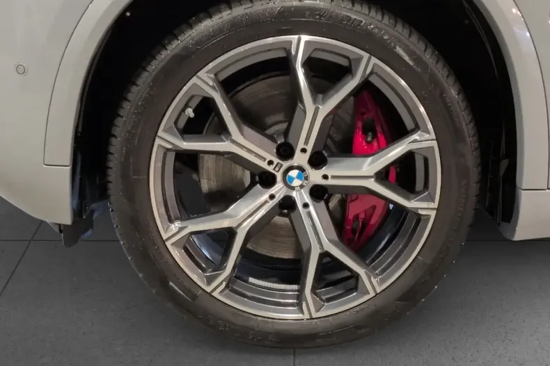 BMW X5 M60 (Seria X) din 2024 cu 26.201 km - oferta BMW197375 - foto 13