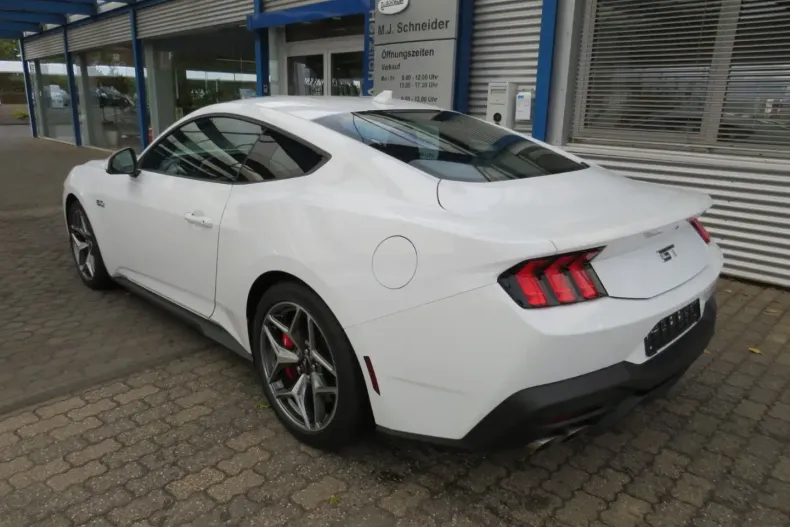 Ford Mustang din 2024 cu 17.200 km - oferta FOR197389 - foto 5