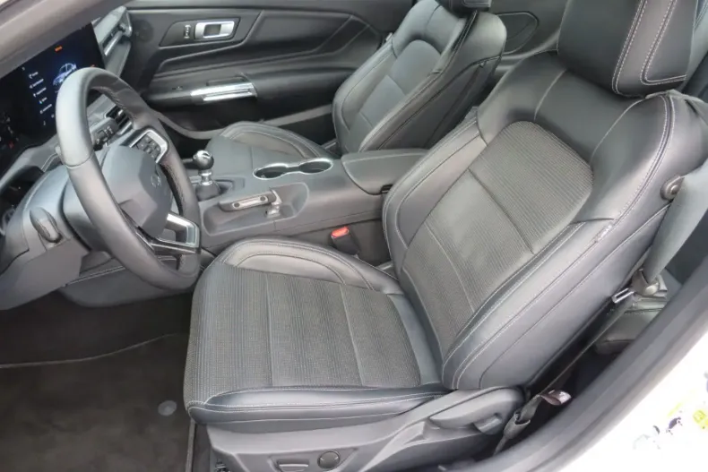 Ford Mustang din 2024 cu 17.200 km - oferta FOR197389 - foto 8