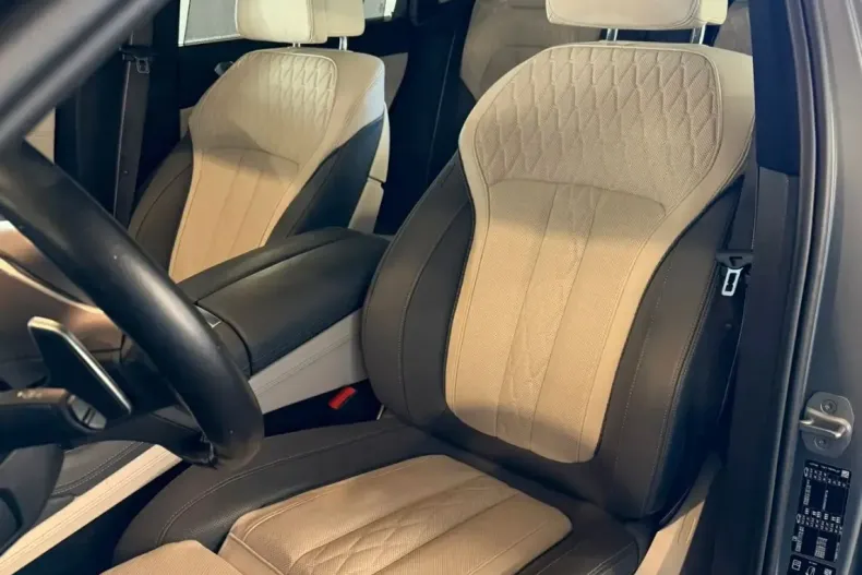 BMW X6 M (Seria X) din 2024 cu 24.208 km - oferta BMW197394 - foto 10