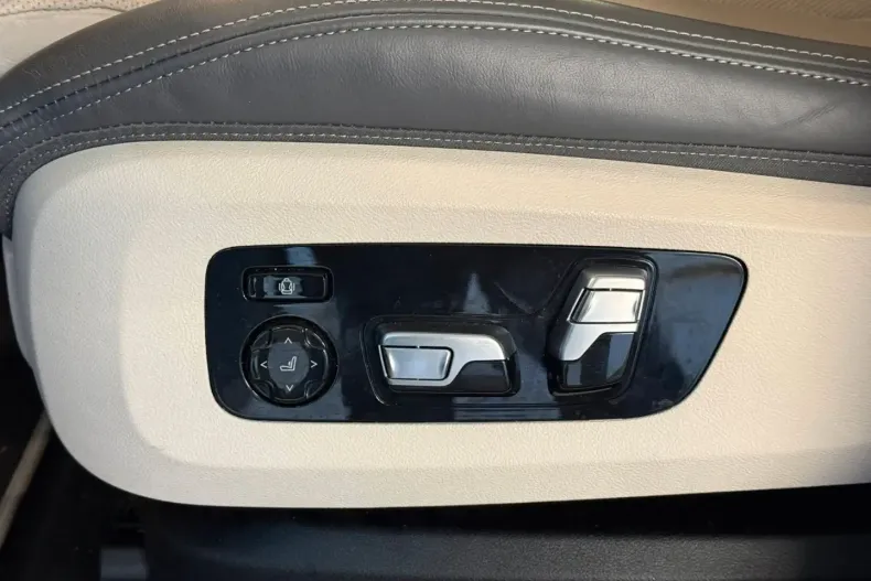 BMW X6 M (Seria X) din 2024 cu 24.208 km - oferta BMW197394 - foto 19