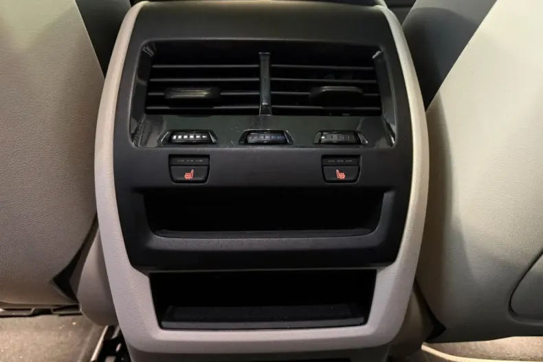 BMW X6 M (Seria X) din 2024 cu 24.208 km - oferta BMW197394 - foto 30