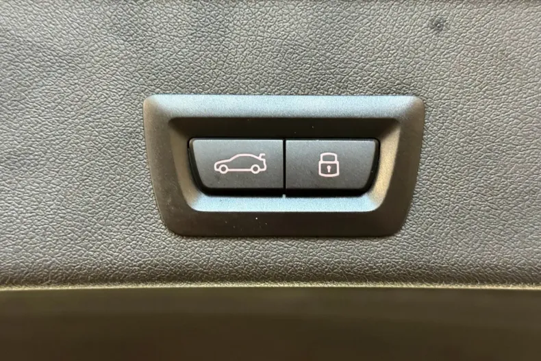 BMW X6 M (Seria X) din 2024 cu 24.208 km - oferta BMW197394 - foto 34