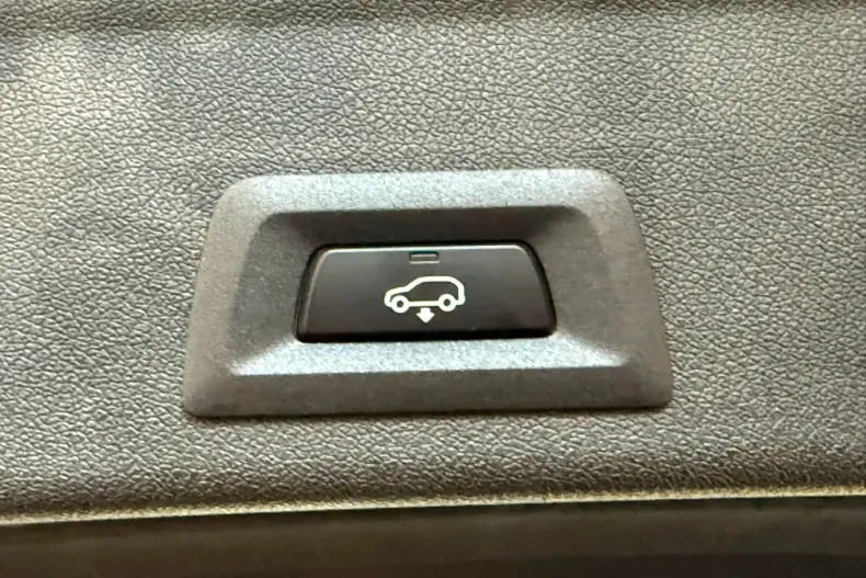 BMW X6 M (Seria X) din 2024 cu 24.208 km - oferta BMW197394 - foto 35