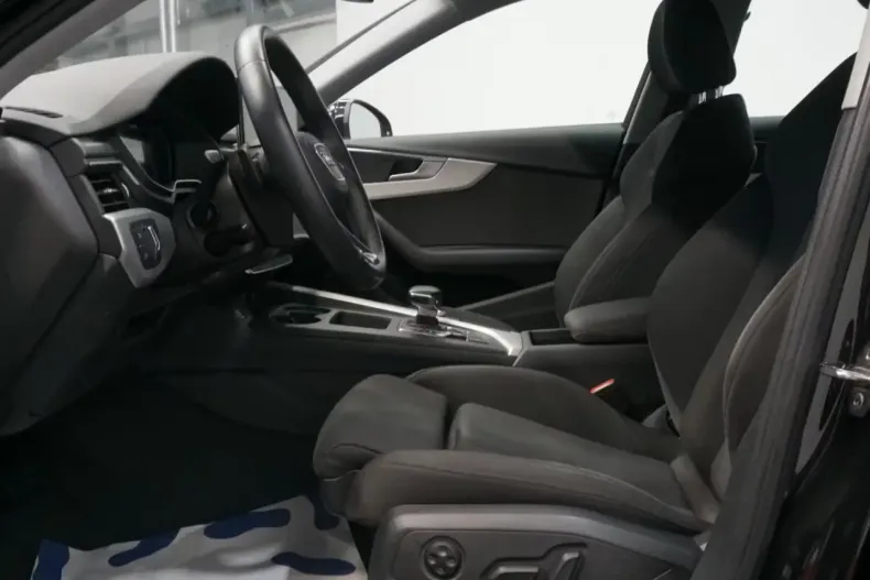 Audi A4 din 2022 cu 63.765 km - oferta AUD197401 - foto 8