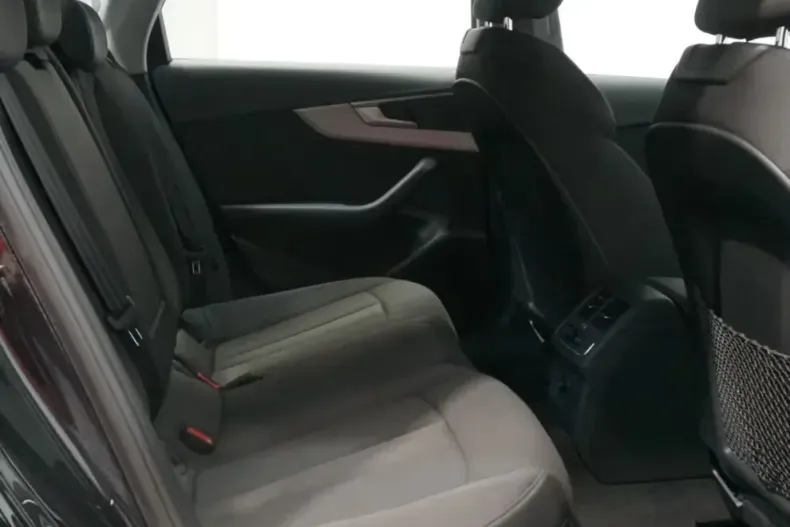 Audi A4 din 2022 cu 63.765 km - oferta AUD197401 - foto 11