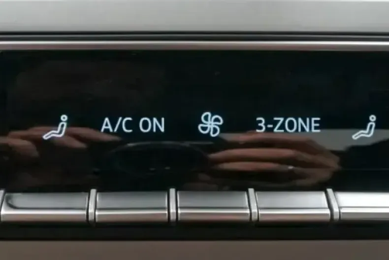 Audi A4 din 2022 cu 63.765 km - oferta AUD197401 - foto 17