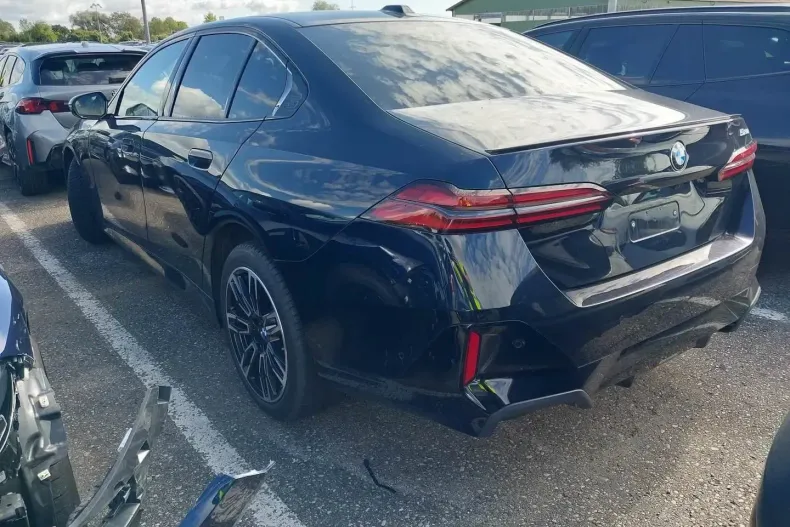 BMW 520 (Seria 5) din 2025 cu 22.100 km - oferta BMW197427 - foto 2