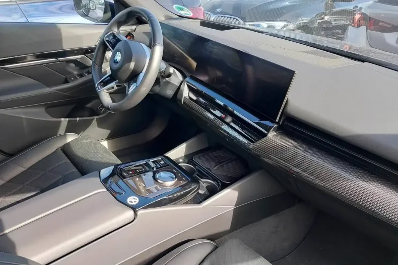 BMW 520 (Seria 5) din 2025 cu 22.100 km - oferta BMW197427 - foto 3