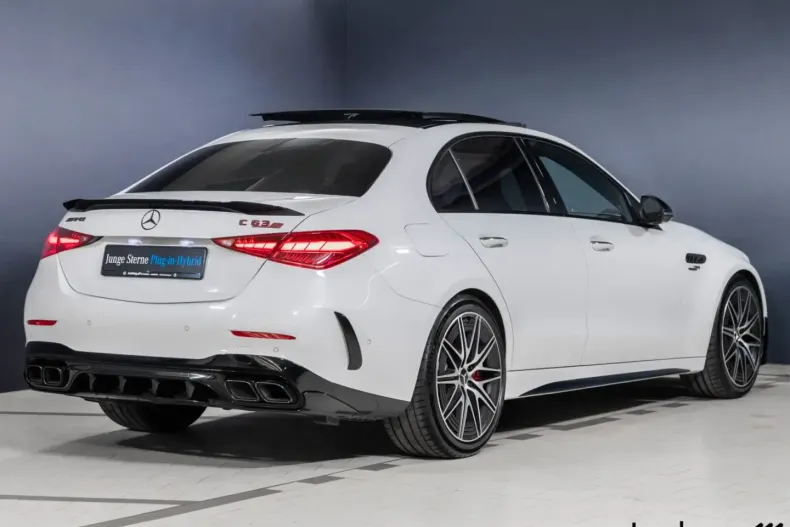 Mercedes-Benz C 63 AMG (Clasa C) din 2025 cu 2.762 km - oferta MER197429 - foto 2