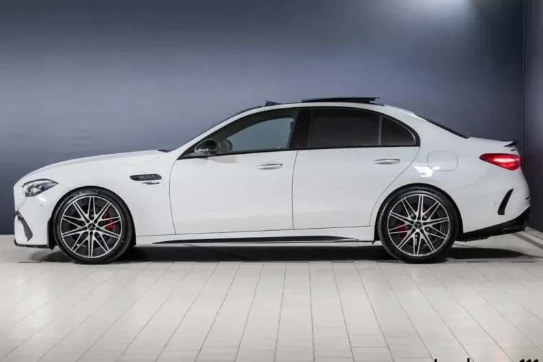 Mercedes-Benz C 63 AMG (Clasa C) din 2025 cu 2.762 km - oferta MER197429 - foto 3