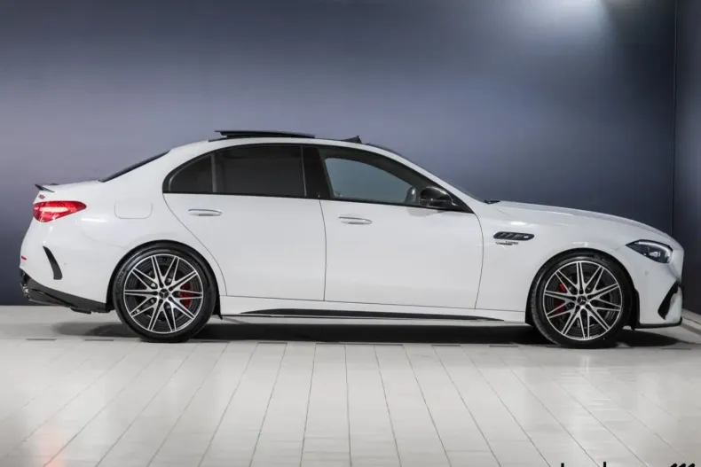 Mercedes-Benz C 63 AMG (Clasa C) din 2025 cu 2.762 km - oferta MER197429 - foto 4