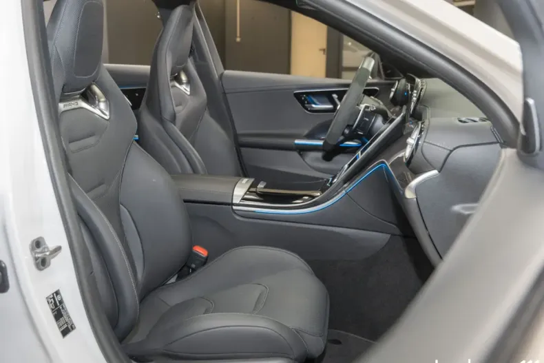 Mercedes-Benz C 63 AMG (Clasa C) din 2025 cu 2.762 km - oferta MER197429 - foto 17