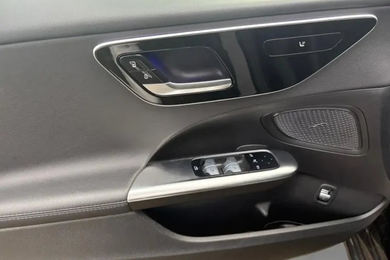 Mercedes-Benz C 200 (Clasa C) din 2024 cu 15.163 km - oferta MER197431 - foto 13