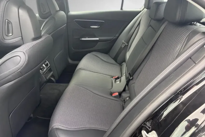 Mercedes-Benz C 200 (Clasa C) din 2024 cu 15.163 km - oferta MER197431 - foto 17