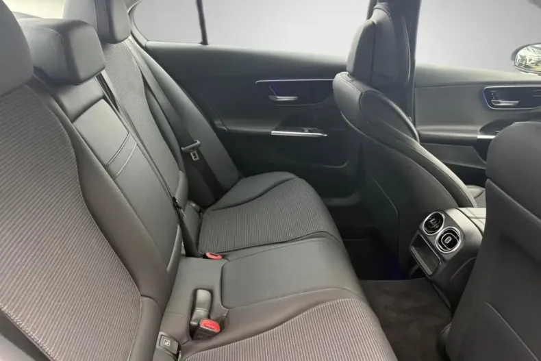 Mercedes-Benz C 200 (Clasa C) din 2024 cu 15.163 km - oferta MER197431 - foto 24