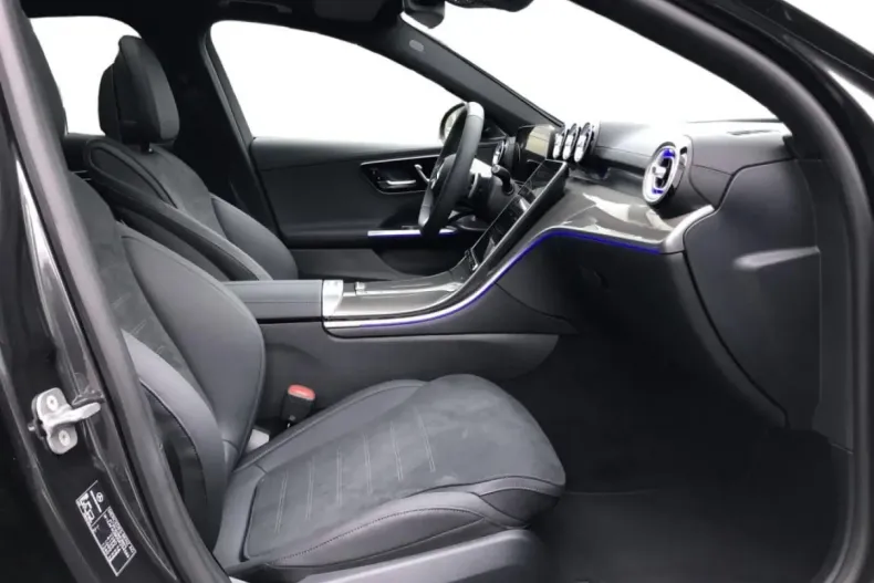 Mercedes-Benz C 300 (Clasa C) din 2024 cu 26.779 km - oferta MER197432 - foto 3