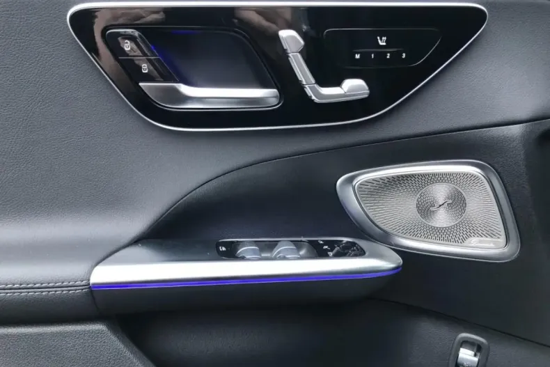 Mercedes-Benz C 300 (Clasa C) din 2024 cu 26.779 km - oferta MER197432 - foto 15