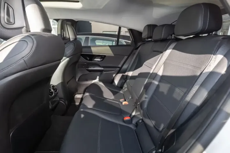 Mercedes-Benz GLC 200 (Clasa GLC) din 2025 cu 18.102 km - oferta MER197448 - foto 7