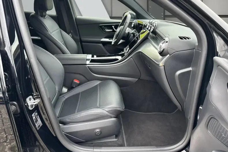 Mercedes-Benz GLC 200 (Clasa GLC) din 2025 cu 24.637 km - oferta MER197450 - foto 8