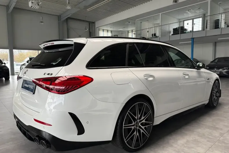 Mercedes-Benz C 43 AMG (Clasa C) din 2024 cu 14.535 km - oferta MER197459 - foto 4