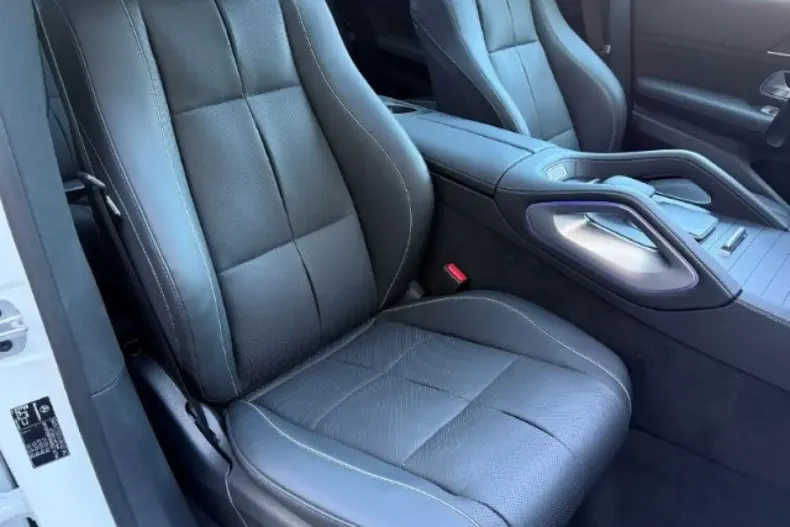 Mercedes-Benz GLE 580 (Clasa GLE) din 2024 cu 12.500 km - oferta MER197465 - foto 14