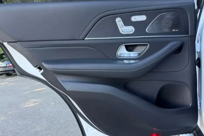 Mercedes-Benz GLE 580 (Clasa GLE) din 2024 cu 12.500 km - oferta MER197465 - foto 15