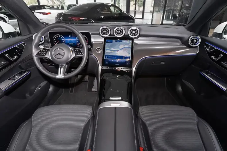 Mercedes-Benz GLC 200 (Clasa GLC) din 2025 cu 20.520 km - oferta MER197467 - foto 3