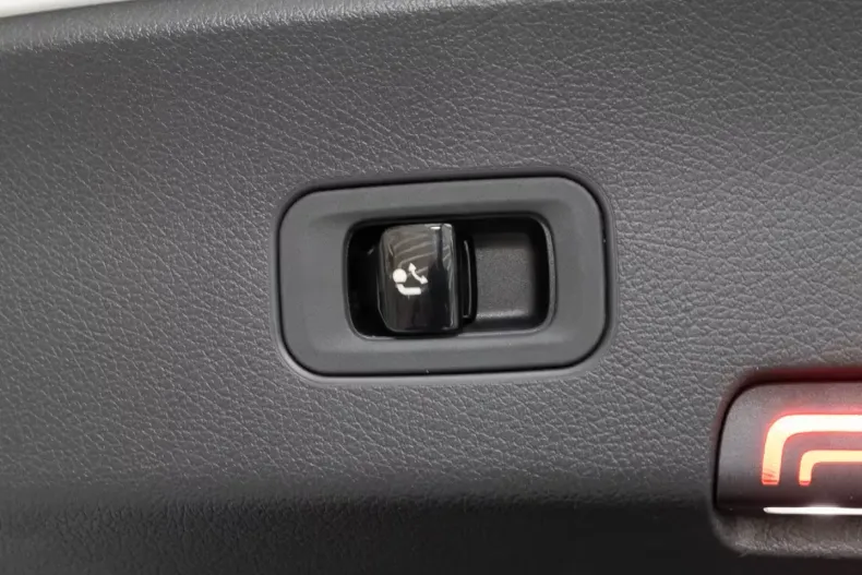 Mercedes-Benz GLC 200 (Clasa GLC) din 2025 cu 20.520 km - oferta MER197467 - foto 11