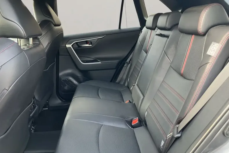 Toyota RAV4 din 2024 cu 43.521 km - oferta TOY197472 - foto 9