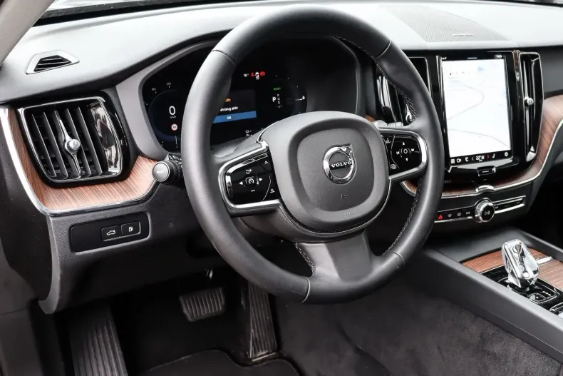 Volvo XC60 din 2024 cu 25.177 km - oferta VOL197479 - foto 4