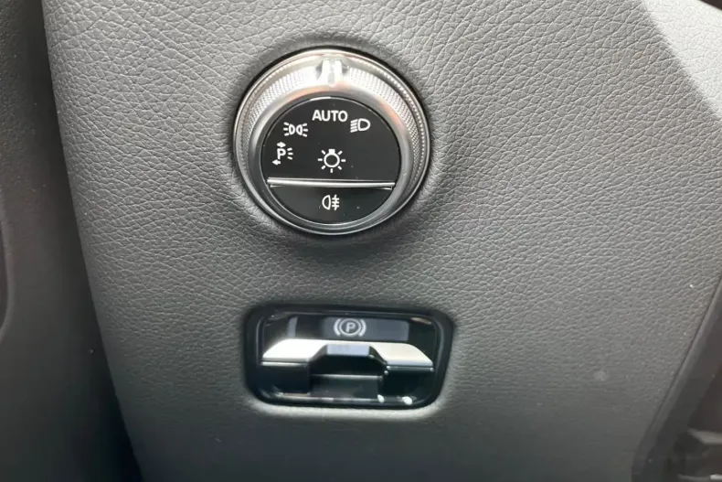 Mercedes-Benz GLC 220 (Clasa GLC) din 2025 cu 10.000 km - oferta MER197486 - foto 13