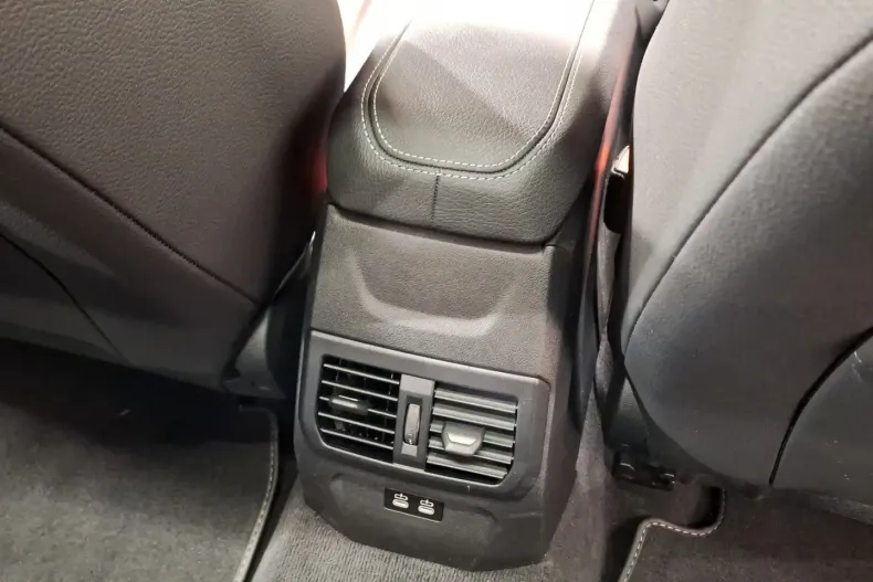 BMW 220i (Seria 2) din 2024 cu 11.383 km - oferta BMW197491 - foto 17