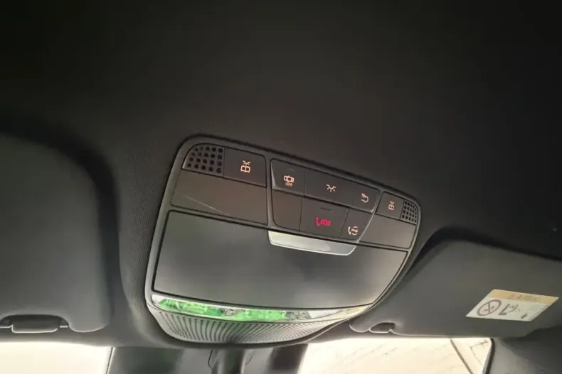 Mercedes-Benz GLC 300 (Clasa GLC) din 2022 cu 46.000 km - oferta MER197493 - foto 14