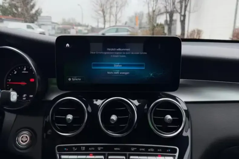 Mercedes-Benz GLC 300 (Clasa GLC) din 2022 cu 46.000 km - oferta MER197493 - foto 17