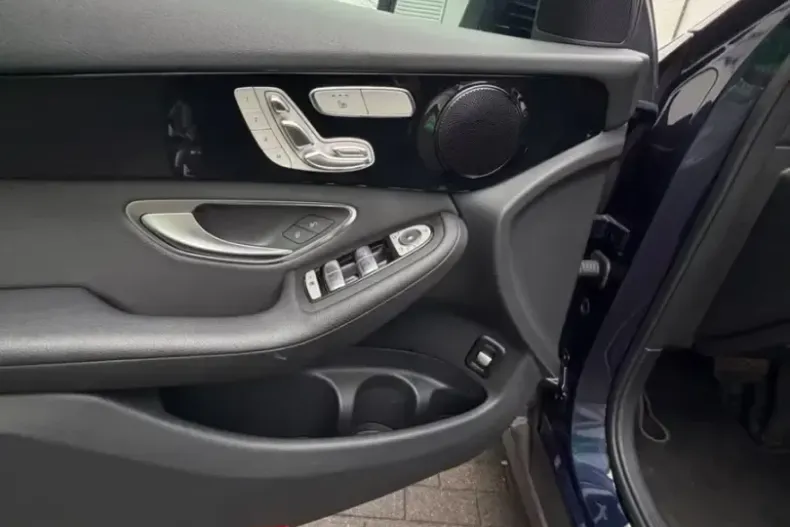 Mercedes-Benz GLC 300 (Clasa GLC) din 2022 cu 46.000 km - oferta MER197493 - foto 20