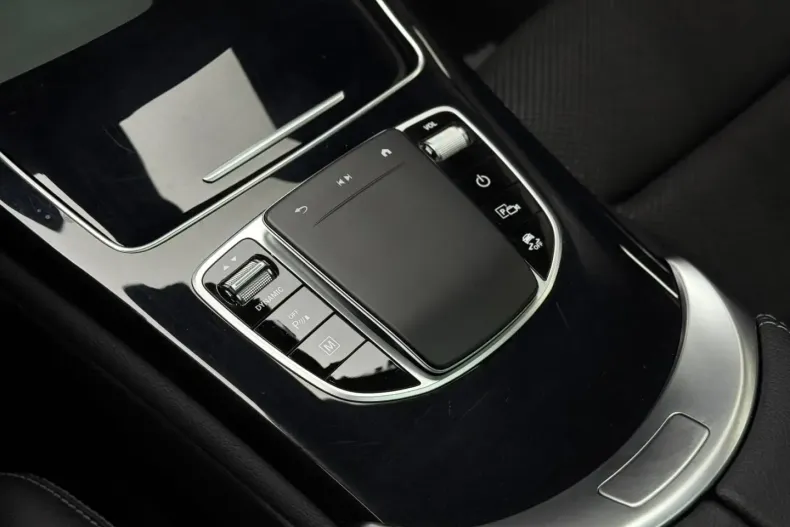 Mercedes-Benz GLC 300 (Clasa GLC) din 2021 cu 81.170 km - oferta MER197496 - foto 20