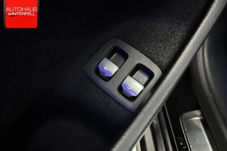 Mercedes-Benz E 300 (Clasa E) din 2024 cu 65.175 km - oferta MER197499 - foto 45