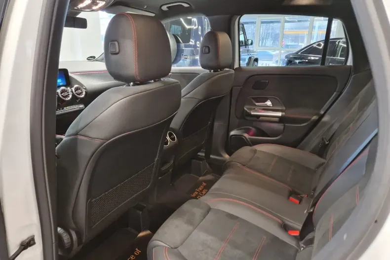 Mercedes-Benz GLA 200 (Clasa GLA) din 2025 cu 9.100 km - oferta MER197511 - foto 25