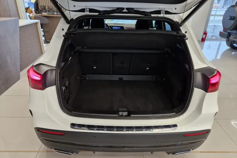 Mercedes-Benz GLA 200 (Clasa GLA) din 2025 cu 9.100 km - oferta MER197511 - foto 36