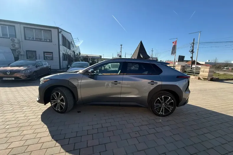 Toyota bZ4X din 2024 cu 6.003 km - oferta TOY197512 - foto 9