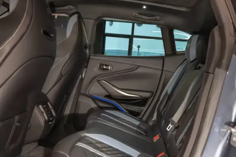 Aston Martin DBX din 2023 cu 8.200 km - oferta AST197524 - foto 13