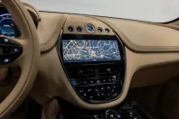 Aston Martin DBX din 2024 cu 9.200 km - oferta AST197527 - foto 14