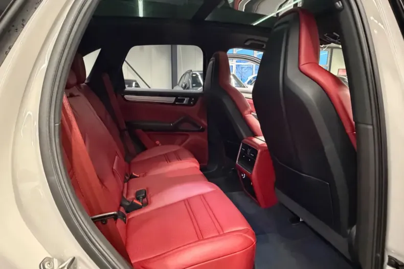 Porsche Cayenne din 2023 cu 39.000 km - oferta POR197533 - foto 12